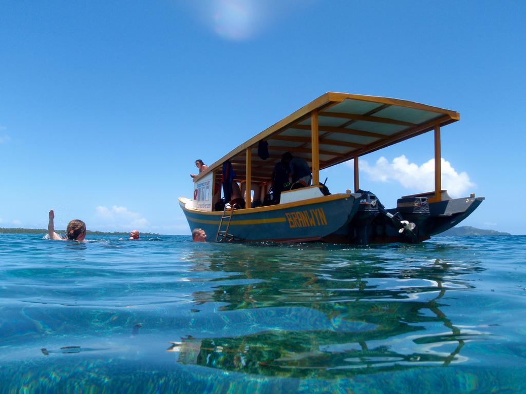 Bunaken Divers Sea Breeze Resort Exteriör bild