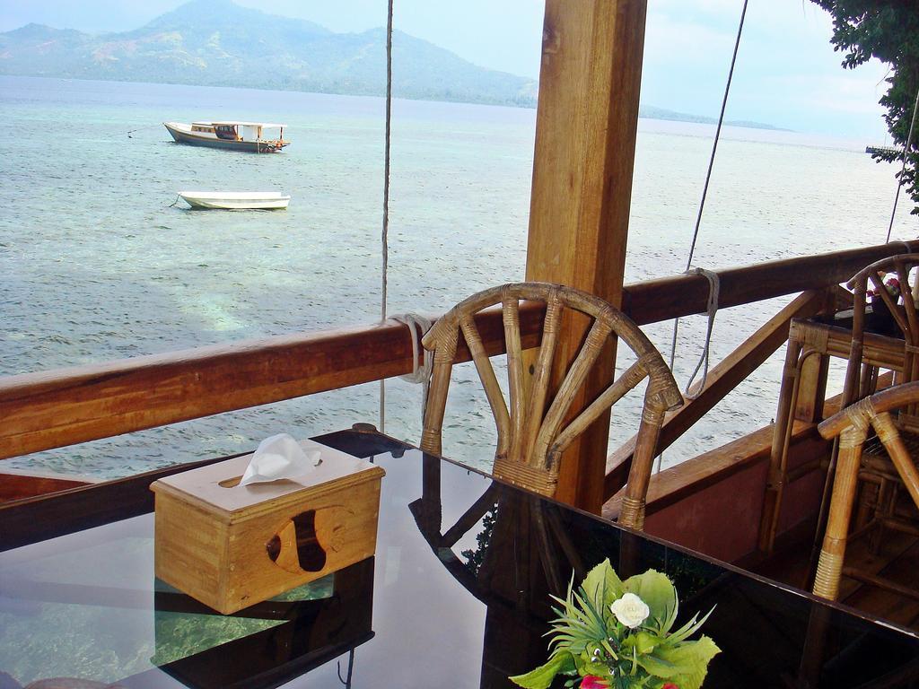 Bunaken Divers Sea Breeze Resort Exteriör bild