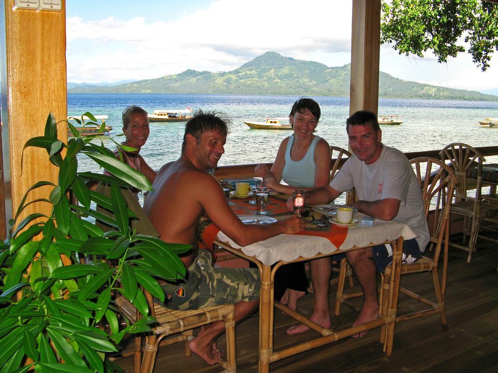Bunaken Divers Sea Breeze Resort Exteriör bild