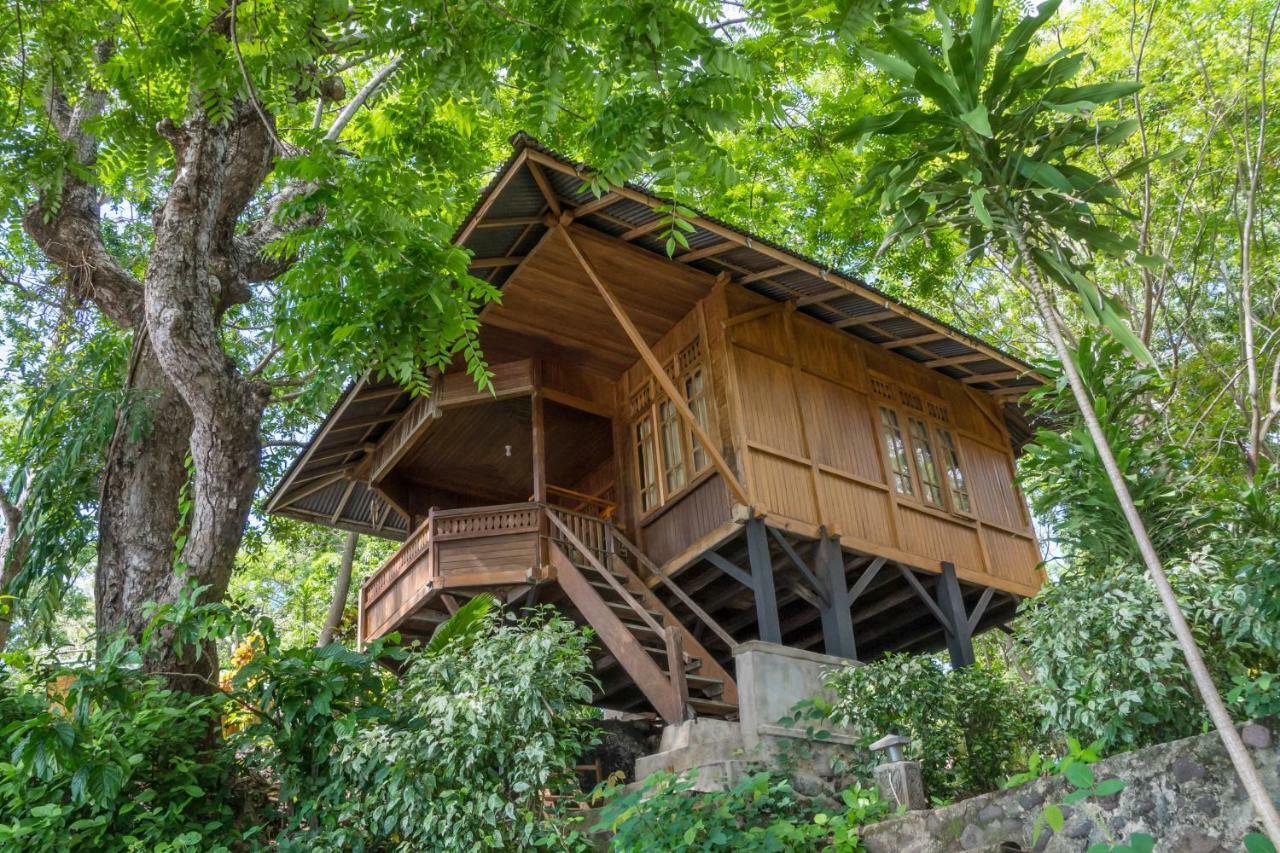 Bunaken Divers Sea Breeze Resort Exteriör bild